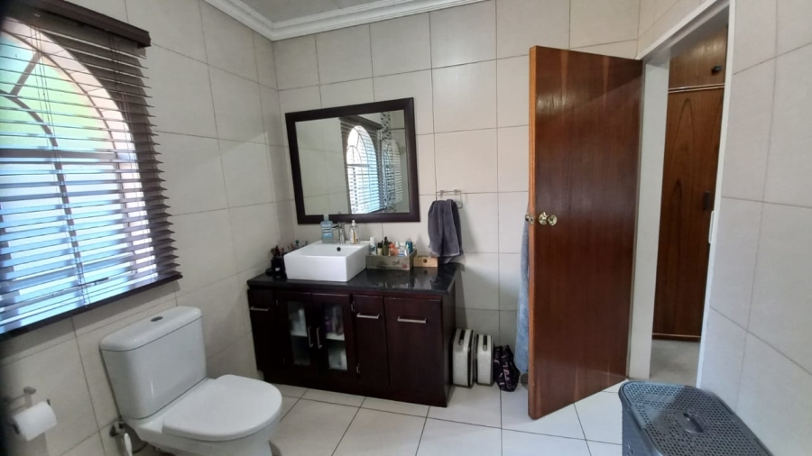 4 Bedroom Property for Sale in Van Der Hoff Park North West